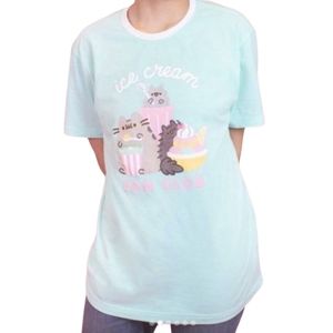 Pusheen t-shirt